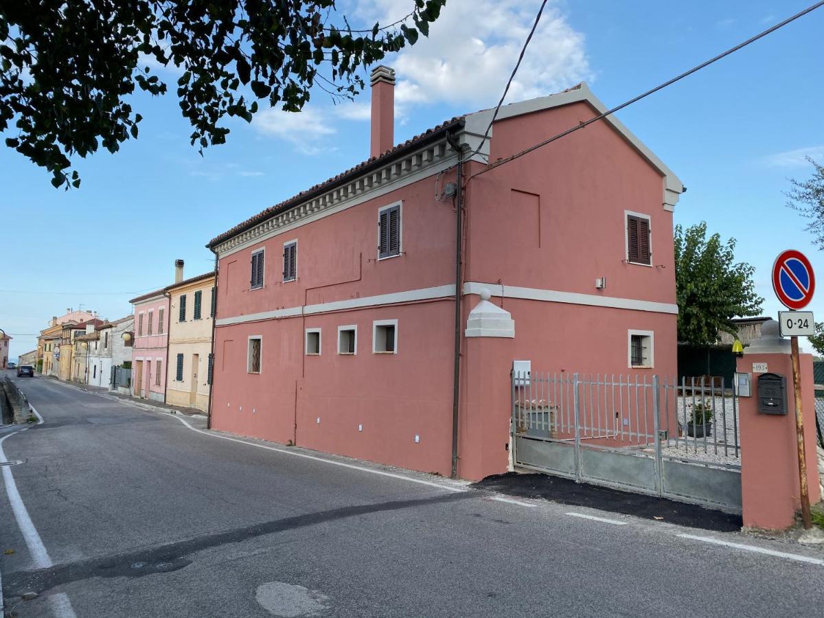 B&B La Grancia Chiaravalle Marche Exteriör bild